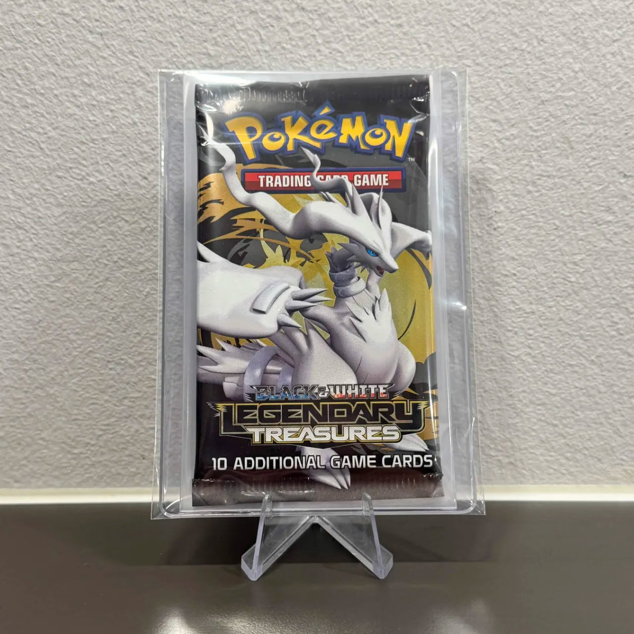 Pokemon - Legendary treasures - Booster Pack SKIP THE LINE
